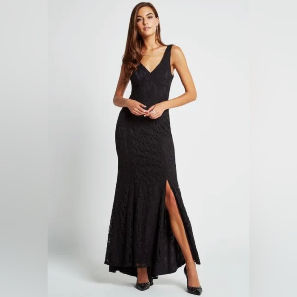 Showstopper! Sleek Sexy Black Lace Fit n Flare High Slit Dress 👀 NWT 🖤🔥